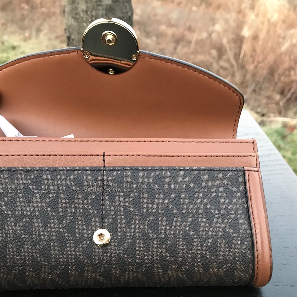 Michael Kors Fulton Large Flap Continental Wallet - Picture 5 of 8